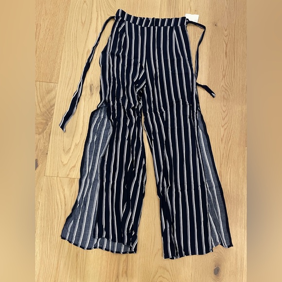 Holiday Beach Pants - Picture 1 of 2